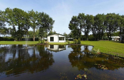Cromvoirt Chalet De Ski | ✓ Landhuis at Résidence de Leuvert ✓ Holiday home for 4 persons ✓ Located near Den Bosch (Noord-Brabant) ✓ Near De IJzeren Man ✓ Book directly through the park