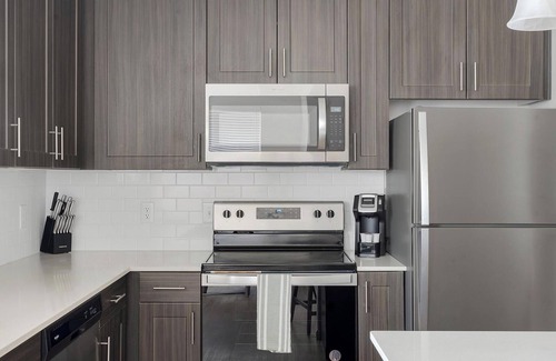 Pflugerville Appartement | Landing | Amazing 1BD, Game Room, Courtyard