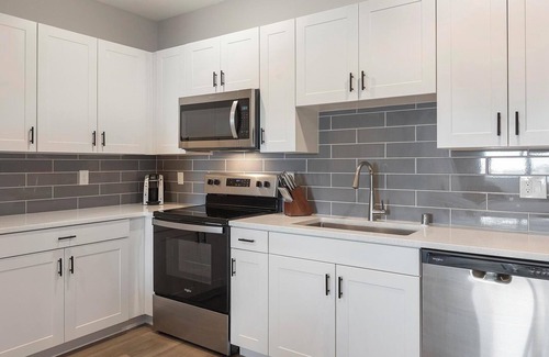 Townsite Appartement | Landing | Amazing 2BD, Pool, Rooftop Lounge