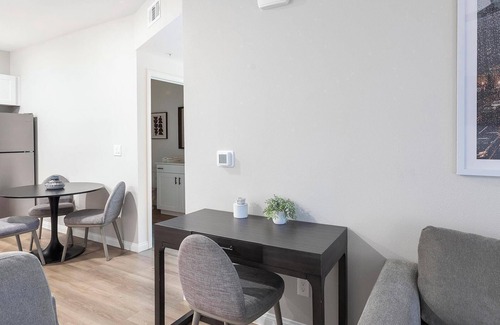 Townsite Appartement | Landing | Amazing 2BD, Pool, Rooftop Lounge