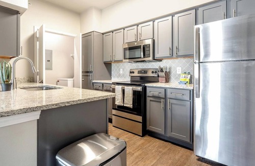 San Antonio Appartement | Landing | Amazing 2BD, Gym, Clubhouse