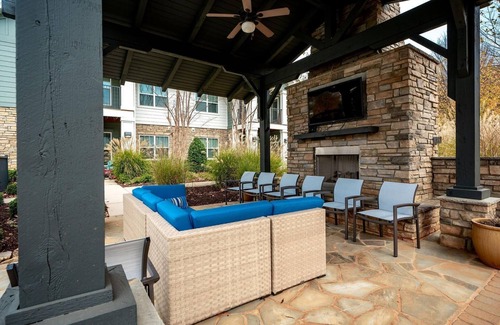 Paw Creek Appartement | Landing at Highland Park at Northlake - 1 Bedro.