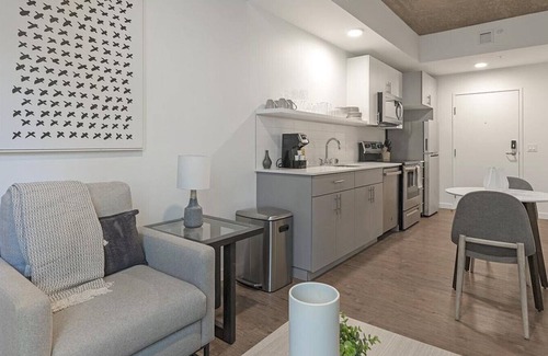 Mann Appartement | Landing at Madrone - 1 Bedroom in Central District