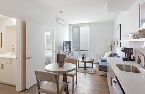 Mann Appartement | Landing at Madrone - 1 Bedroom in Central District