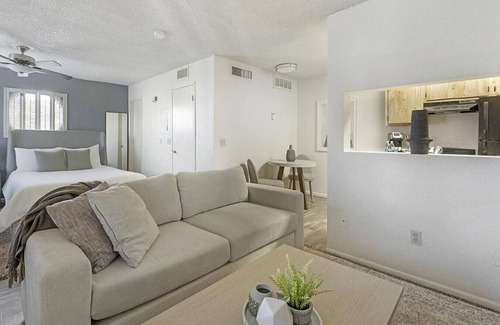 Glendale Appartement | Landing at Stillwater - Studio in Downtown Glendale