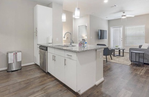 Stone Oak Appartement | Landing at The Abbey at Sonterra - 2 Bedrooms in Stone Oak