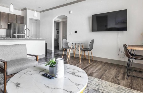 Manor Appartement | Landing at The Flats at Shadowglen - 1 Bedroom .