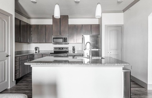 Manor Appartement | Landing at The Flats at Shadowglen - 1 Bedroom .