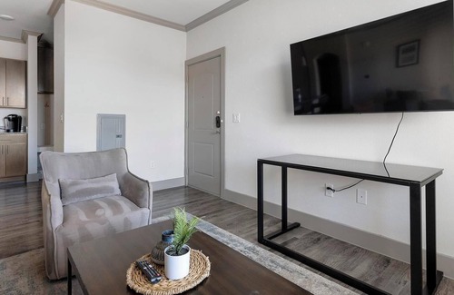 Manor Appartement | Landing at The Flats at Shadowglen - 1 Bedroom .