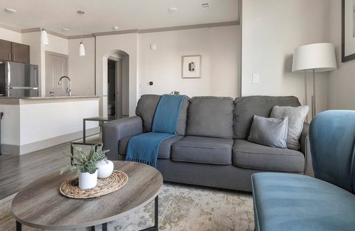 Manor Appartement | Landing at The Flats at Shadowglen - 1 Bedroom .