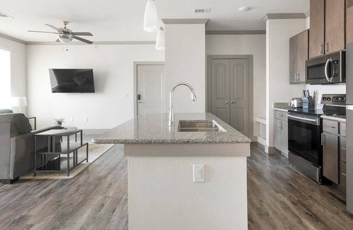 Manor Appartement | Landing at The Flats at Shadowglen - 1 Bedroom .