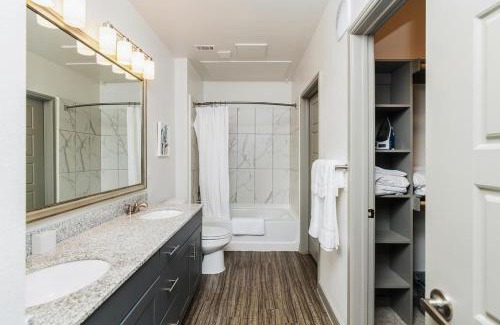 Buda Appartement | Landing at The Green at Plum Creek - Studio in Kyle