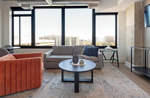 Baileys Crossroads Appartement | Landing at Three Collective - 1 Bedroom in Fall.