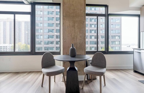 Baileys Crossroads Appartement | Landing at Three Collective - 1 Bedroom in Fall.