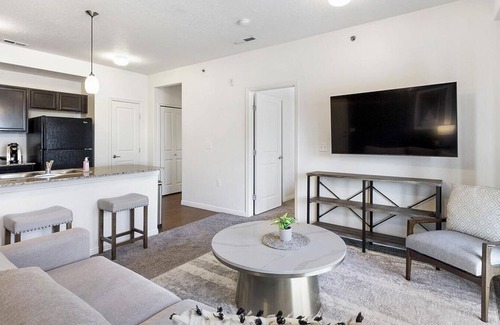 Pleasant Grove Appartement | Landing at Viewpointe - 1 Bedroom in Downtown Pleasant Grove