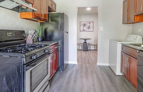 Greenbelt Appartement | Landing | Beautiful 1BD, Gym, Pool