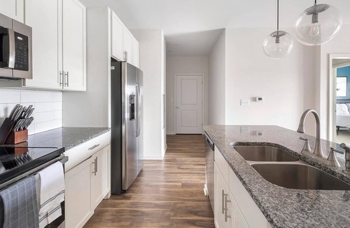 Antioch Appartement | Landing | Beautiful 1BD, Gym, Pool