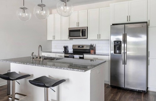Antioch Appartement | Landing | Beautiful 1BD, Gym, Pool