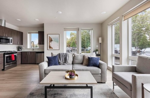 Hayden Island Appartement | Landing | Beautiful 1BD, Gym, Pool