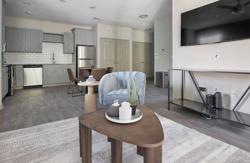 Paw Creek Appartement | Landing | Stylish 2BD, Pool, Clubhouse