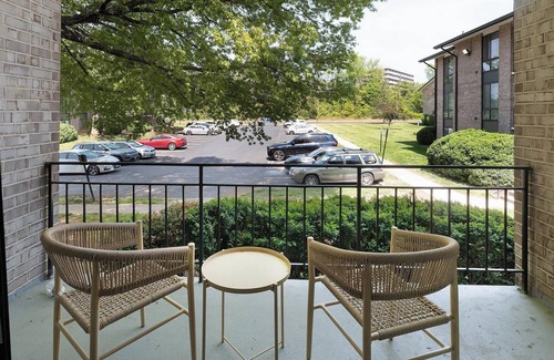 Greenbelt Appartement | Landing | Beautiful 2BD, Pool, Gym