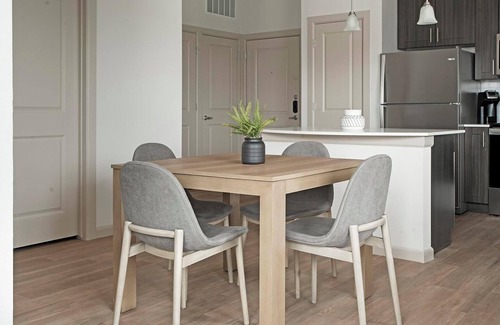 Pflugerville Appartement | Landing | Chic 1BD, Courtyard, Gym