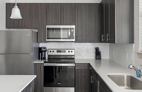 Pflugerville Appartement | Landing | Chic 1BD, Courtyard, Gym