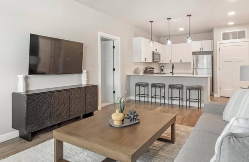 Goodyear Appartement | Landing | Chic 2BD, Clubhouse