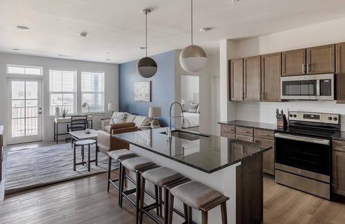 Madison Appartement | Landing | Chic 2BD, Gym, Clubhouse