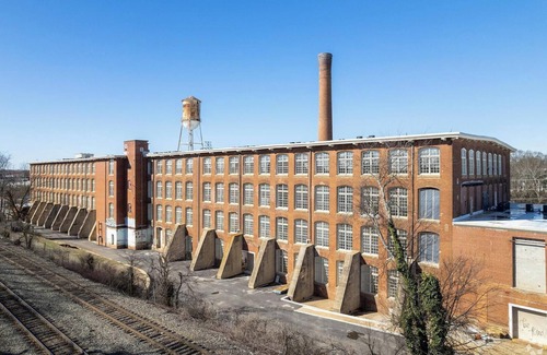 Greenville Appartement | Landing | Chic 2BD, Gym, Yoga Studio