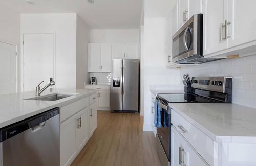 Casas Adobes Appartement | Landing | Chic 2BD, Pool