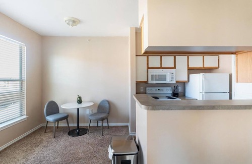 Fort Worth Appartement | Landing | Incredible 1BD, Gym, Rooftop Lounge