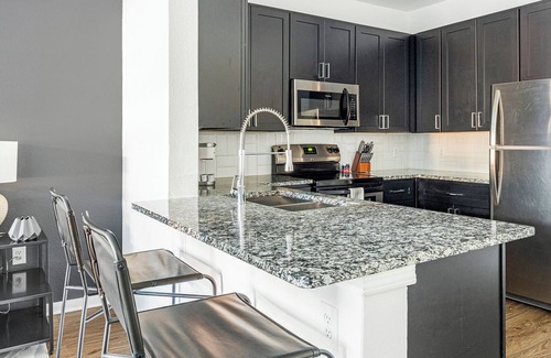 Austin Appartement | Landing | Incredible 1BD, Pool, Gym