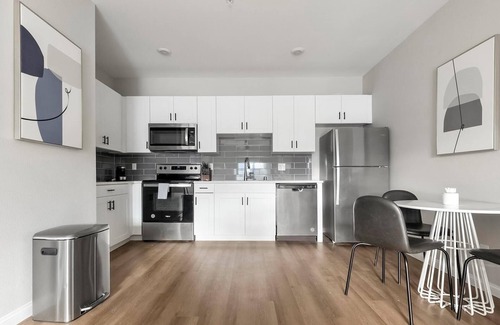Townsite Appartement | Landing | Incredible 2BD, Pool, Rooftop Lounge
