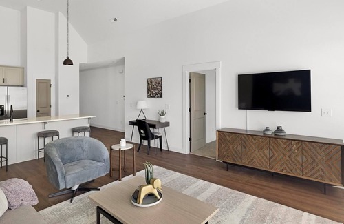 Athens Appartement | Landing | Incredible 2BD, Clubhouse, Gym