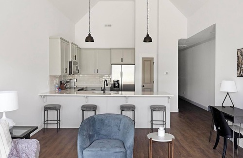 Athens Appartement | Landing | Incredible 2BD, Clubhouse, Gym