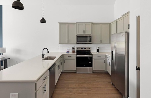 Athens Appartement | Landing | Incredible 2BD, Clubhouse, Gym