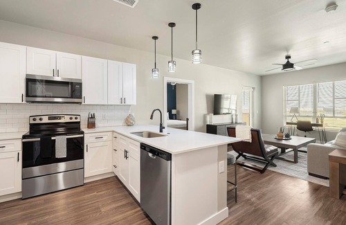 Goodyear Appartement | Landing | Incredible 2BD, Clubhouse