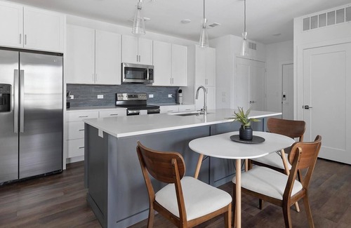 Austin Appartement | Landing | Incredible 2BD, Clubhouse, Pool