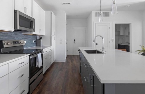 Austin Appartement | Landing | Incredible 2BD, Clubhouse, Pool