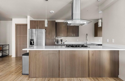 Hayden Island Appartement | Landing | Incredible 2BD, Courtyard, Gym