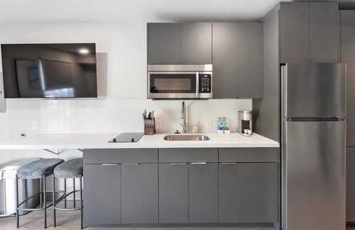 Hermitage Appartement | Landing | Incredible Studio in Downtown Hermitage