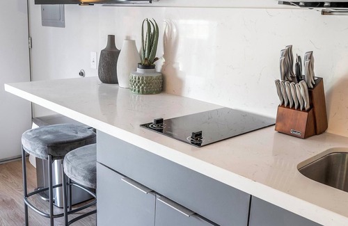 Hermitage Appartement | Landing | Incredible Studio in Downtown Hermitage