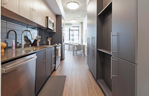 Baileys Crossroads Appartement | Landing | Modern 1BD, Gym, Game Room