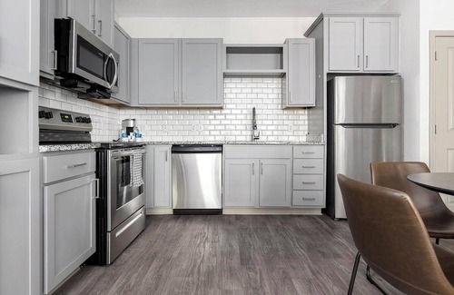 Paw Creek Appartement | Landing | Modern 1BD, Gym, Game Room