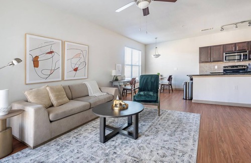 Fort Worth Appartement | Landing | Modern 1BD, Pool, Gym