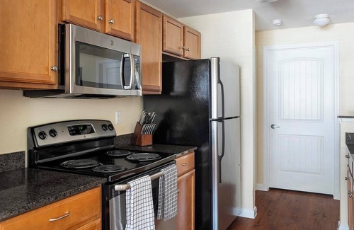 Sweetbriar Appartement | Landing | Modern 1BD, Pool, Clubhouse