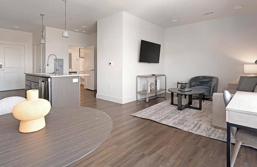 Stone Oak Appartement | Landing | Modern 1BD, Clubhouse, Game Room