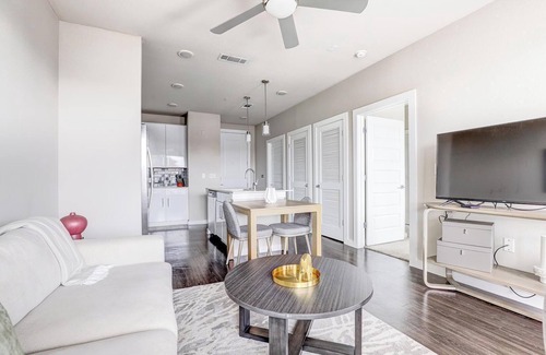 Forest Crest Appartement | Landing | Modern 1BD, Pool, Rooftop Lounge