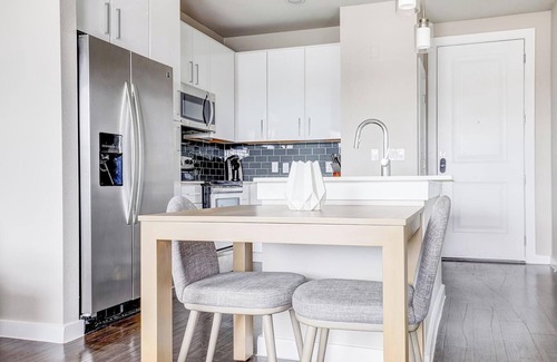 Forest Crest Appartement | Landing | Modern 1BD, Pool, Rooftop Lounge